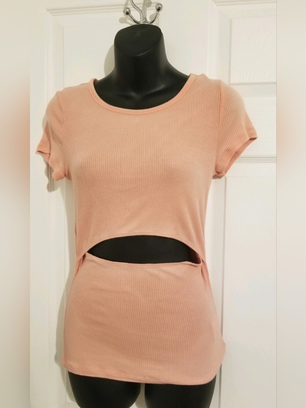 Women's Ribbed Cutout Top - Blush Pink